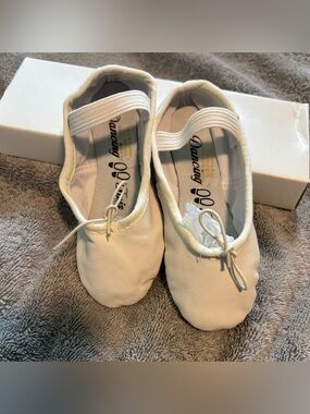 NEW Dancing Fair Girls White Ballet Slippers/ Shoes